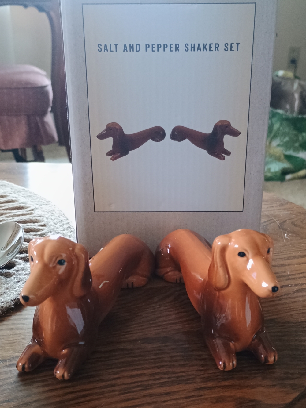 Cracker Barrel Exclusive VIRAL Dachshund Wiener Dog Salt/ Pepper Shaker Set NIB